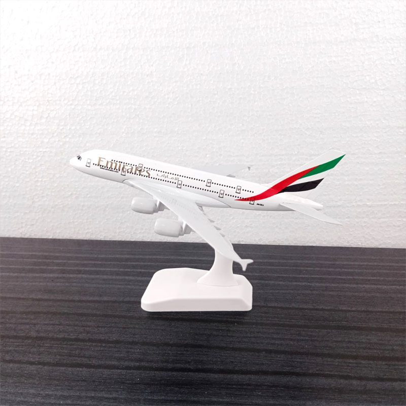 Emirates A380 Model Airplane 20cm